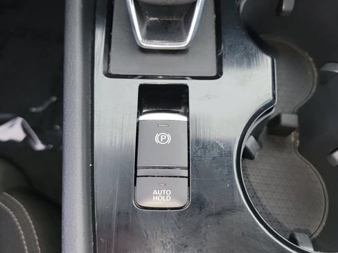 Used 2024 Nissan Rogue S AWD/4WD image 26