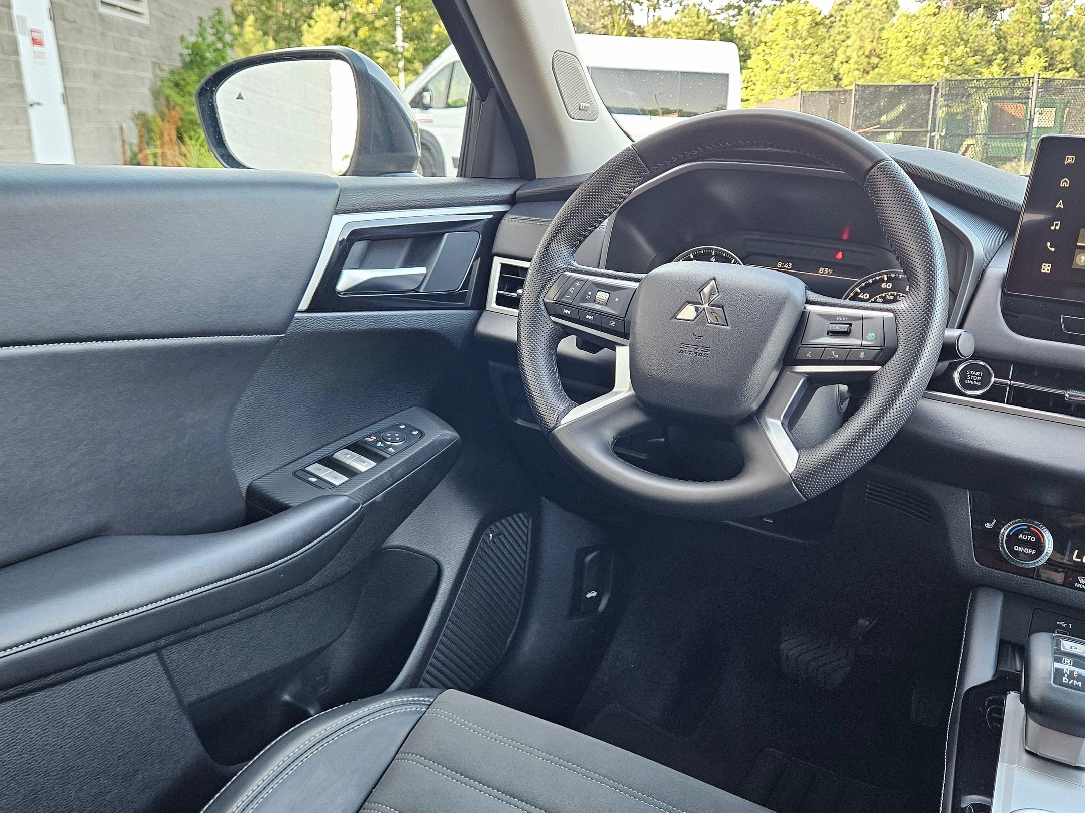 Used 2025 Mitsubishi Outlander SE AWD/4WD image 9
