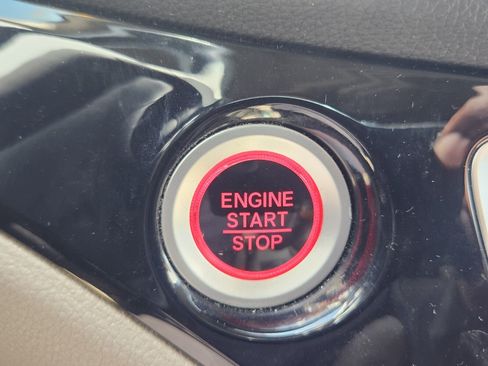Used 2016 Honda Pilot Elite image 12