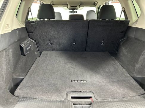 Used 2023 Nissan Rogue S FWD image 19