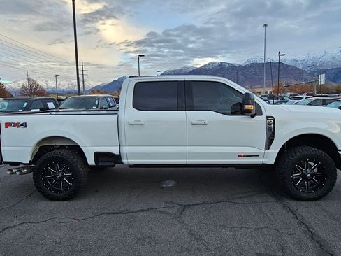 Used 2025 Ford F350 Lariat image 2