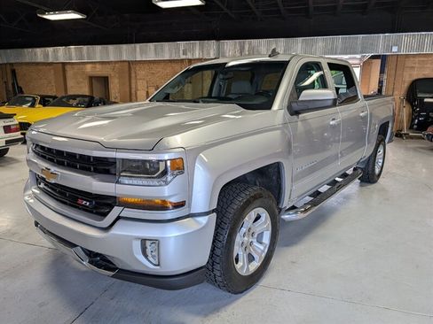 Used 2018 Chevrolet Silverado 1500 LT w/ All Star Edition image 5