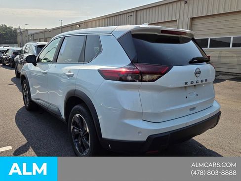 Used 2025 Nissan Rogue SV FWD image 8