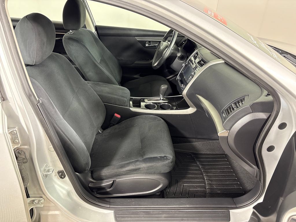 Used 2014 Nissan Altima 2.5 SV w/ Convenience Package FWD image 6