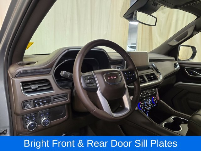 Used 2024 GMC Yukon XL SLT w/ SLT Luxury Package AWD/4WD image 17