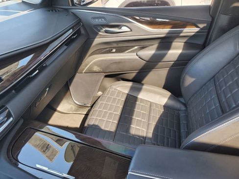 Used 2024 Cadillac Escalade Premium Luxury Platinum image 26