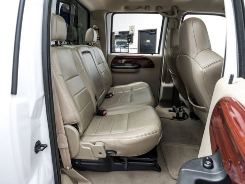 Used 2006 Ford F250 Lariat image 32