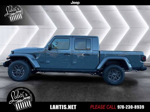 New 2026 Jeep Gladiator Sport image 3