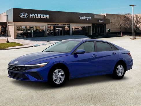 New 2026 Hyundai Elantra SE image 2