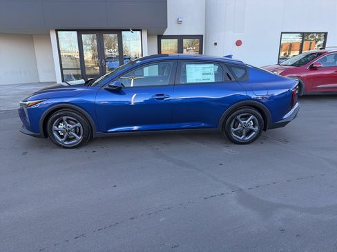 New 2025 Kia K4 LXS image 2