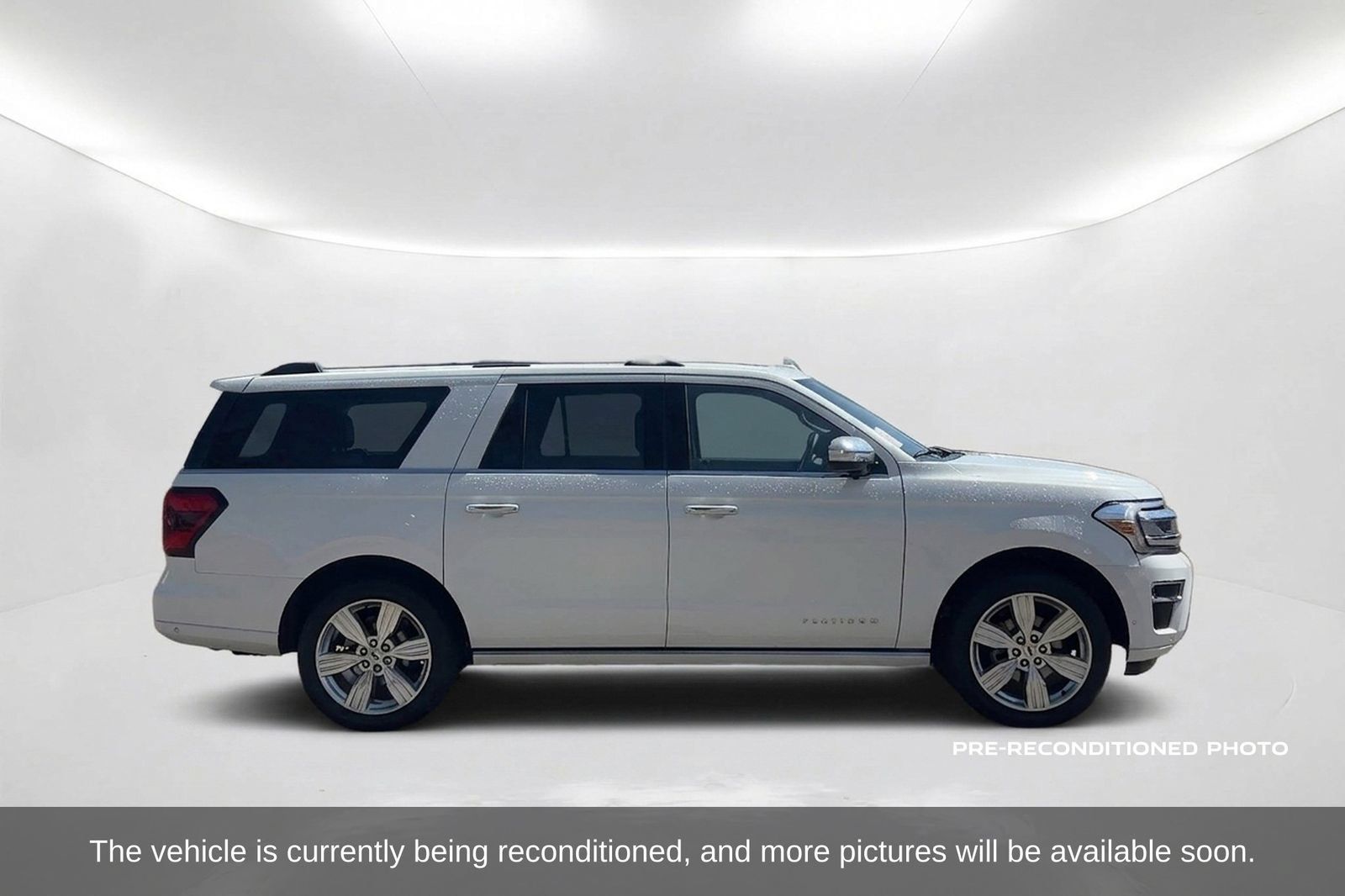 Used 2024 Ford Expedition Max Platinum AWD/4WD image 4