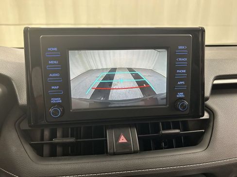Used 2019 Toyota RAV4 XLE AWD/4WD image 15