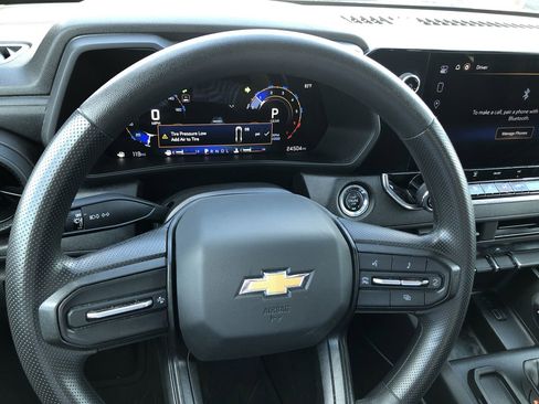 Used 2024 Chevrolet Colorado W/T image 15