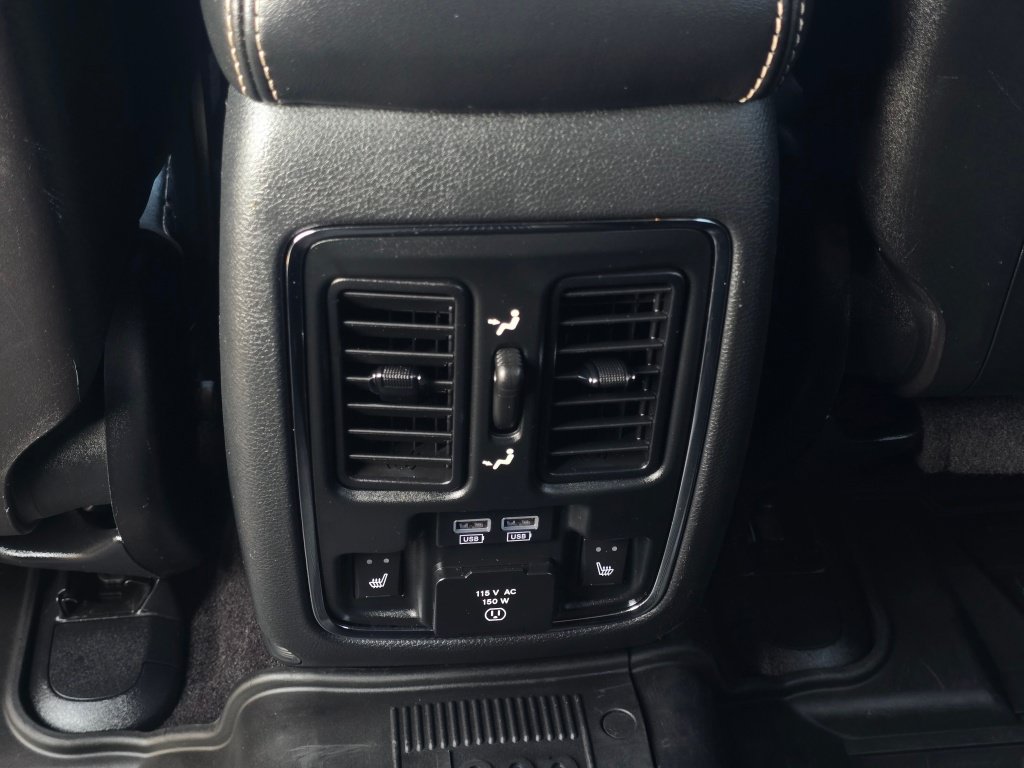 Used 2017 Jeep Grand Cherokee Overland w/ Jeep Active Safety Group AWD/4WD image 18