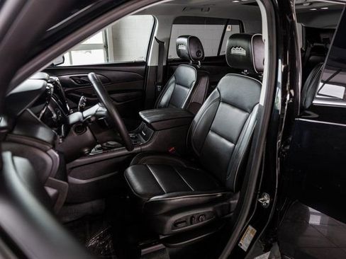 Used 2020 Chevrolet Traverse High Country image 11