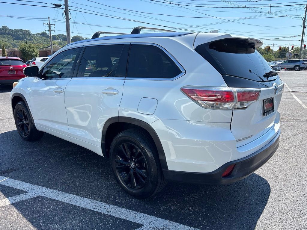 Used 2016 Toyota Highlander XLE FWD image 5