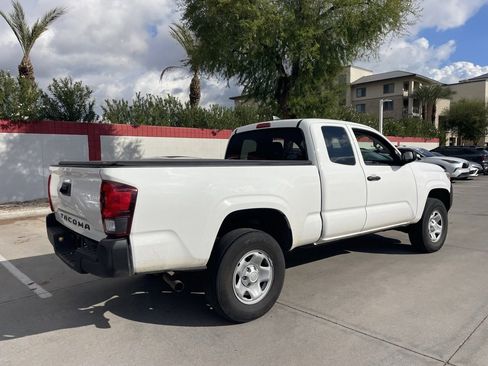 Used 2022 Toyota Tacoma SR image 2