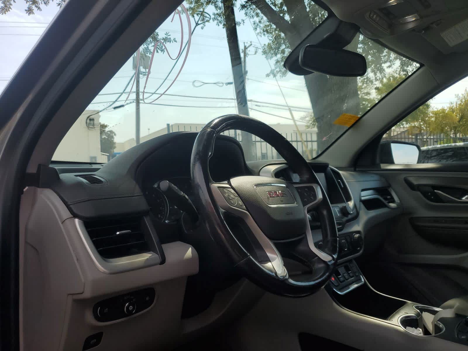 Used 2020 GMC Terrain SLT w/ Preferred Package FWD image 2