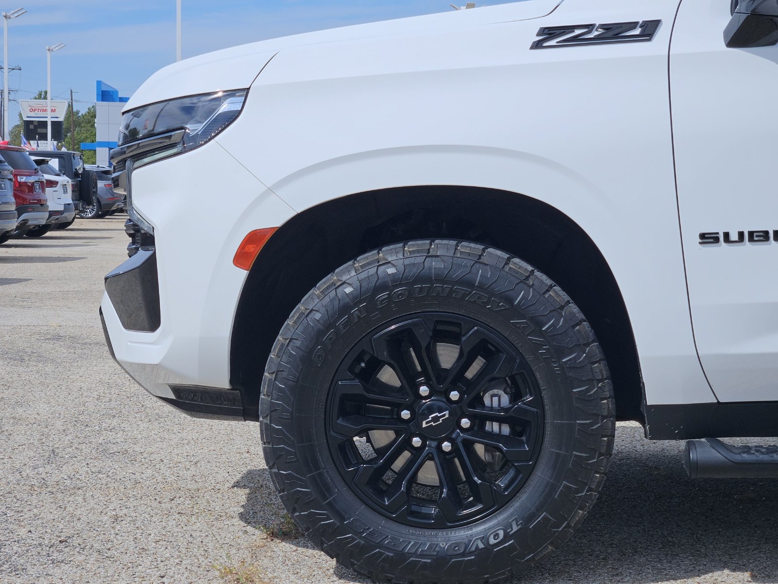 Certified 2022 Chevrolet Suburban Z71 w/ Luxury Package AWD/4WD image 11
