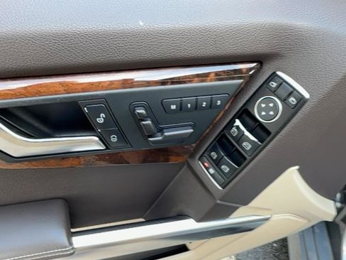 Used 2013 Mercedes-Benz GLK 350 4MATIC image 17