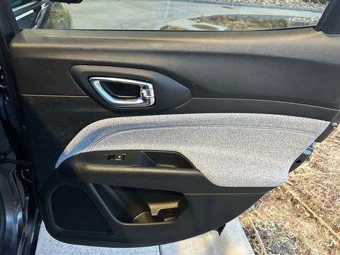 Used 2022 Jeep Compass Latitude w/ Convenience Group image 29