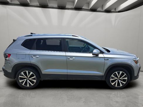 Used 2022 Volkswagen Taos SE AWD/4WD image 6