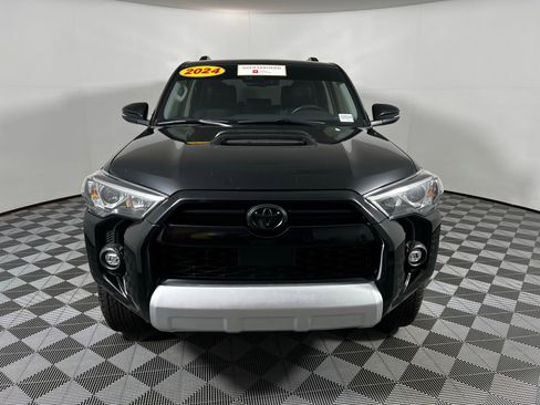 Certified 2024 Toyota 4Runner TRD Off-Road Premium AWD/4WD image 2