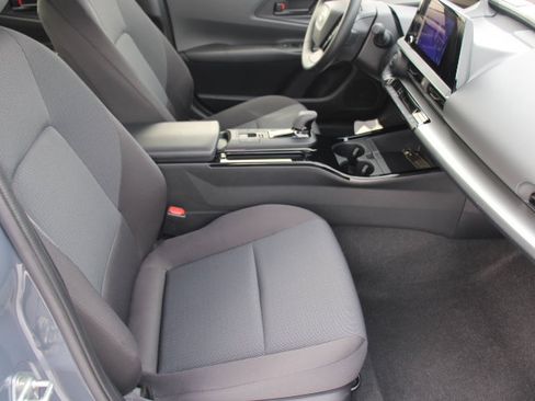 Used 2024 Toyota Prius LE image 18