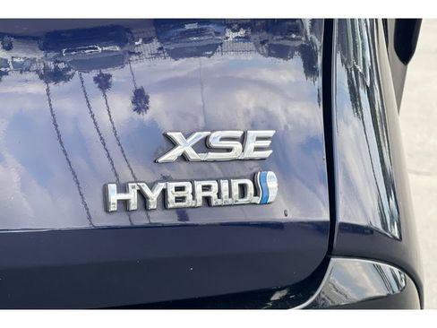 Used 2022 Toyota Sienna XSE image 49