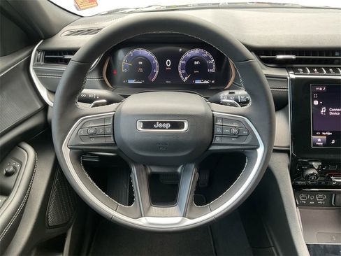 New 2025 Jeep Grand Cherokee L Laredo w/ Luxury Tech Group I image 17