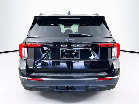 New 2026 Ford Explorer Active RWD image 5