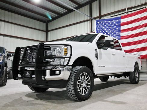 Used 2019 Ford F350 Lariat w/ Lariat Ultimate Package AWD/4WD image 3