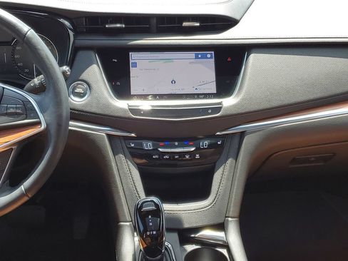 Used 2024 Cadillac XT5 Premium Luxury w/ LPO, Floor Liner Package AWD/4WD image 25