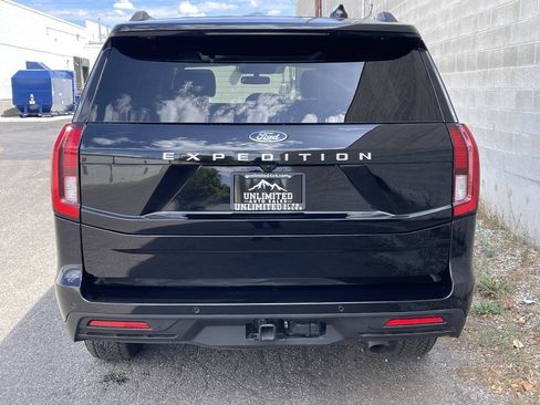 Used 2025 Ford Expedition Active AWD/4WD image 6