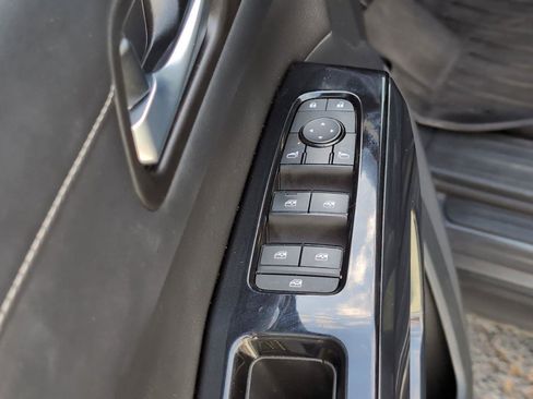 Used 2022 Nissan Pathfinder S image 14