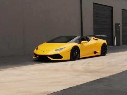 Used 2016 Lamborghini Huracan LP 610-4 AWD/4WD image 4