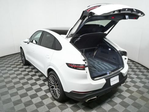 Certified 2021 Porsche Cayenne Coupe AWD/4WD image 34
