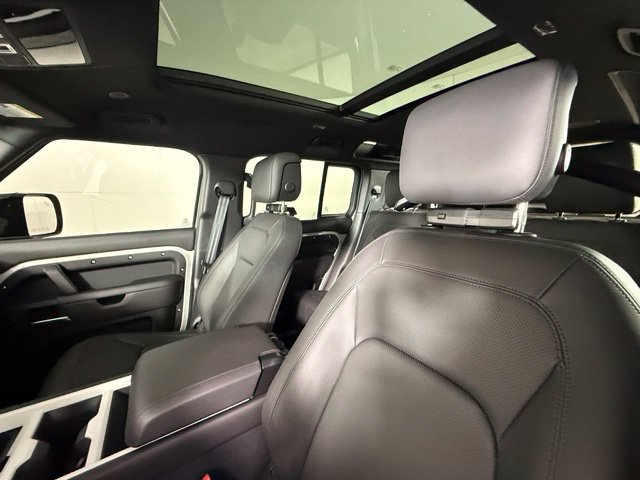 New 2026 Land Rover Defender 110 X-Dynamic SE AWD/4WD image 5