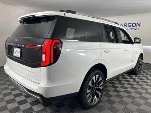 New 2026 Ford Expedition Platinum w/ Driver's Package image 7