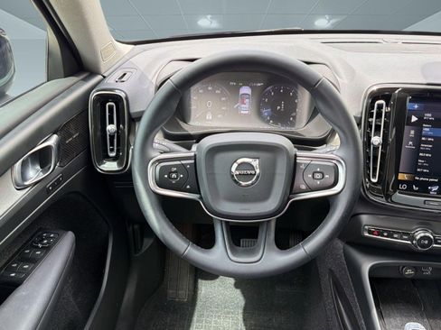 Used 2022 Volvo XC40 T5 Inscription AWD/4WD image 25