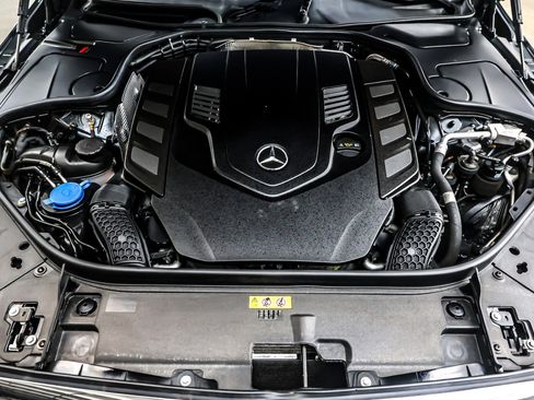 Used 2019 Mercedes-Benz S 560 Sedan image 11