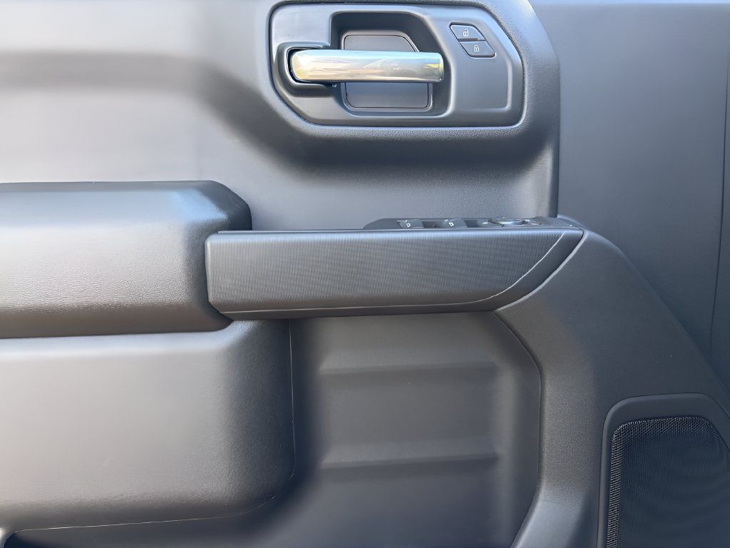 New 2026 Chevrolet Silverado 1500 Custom w/ LPO, Dark Essentials Package AWD/4WD image 12