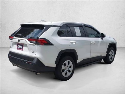 Used 2024 Toyota RAV4 LE FWD image 5