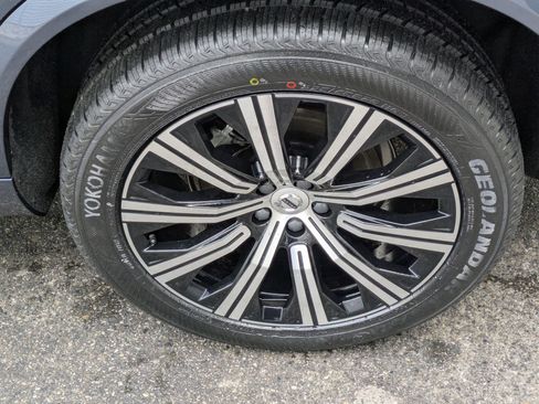 Certified 2023 Volvo XC90 B6 Plus w/ Protection Package Premier image 32