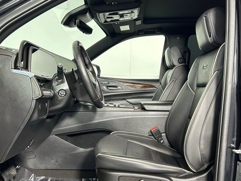 Used 2022 Cadillac Escalade ESV Premium Luxury image 35