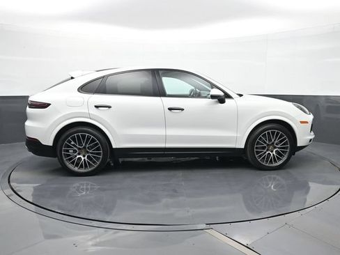 Certified 2021 Porsche Cayenne Coupe AWD/4WD image 24