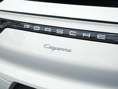 Certified 2022 Porsche Cayenne Coupe AWD/4WD image 16