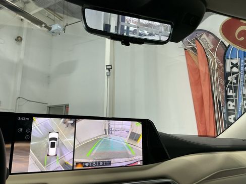 Used 2025 Nissan Armada Platinum Reserve image 11