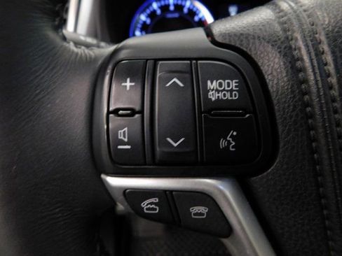 Used 2014 Toyota Highlander XLE image 29