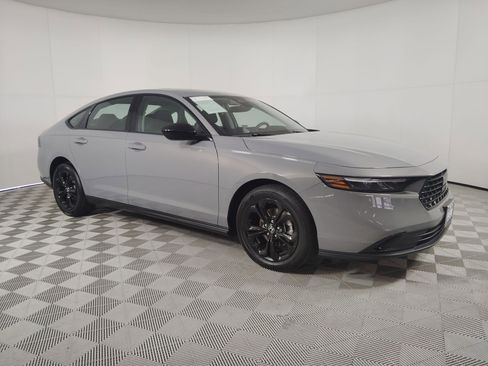 Certified 2025 Honda Accord SE image 7